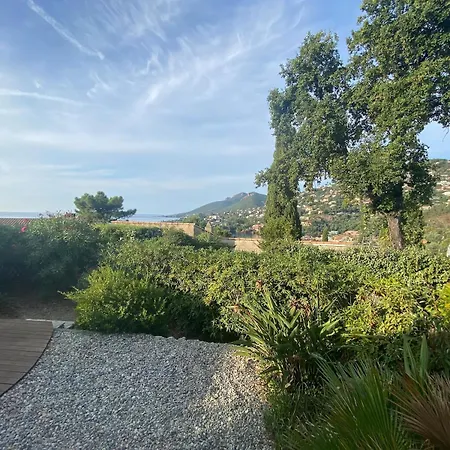 Beachfront Villa, 3 Beds Walking Distance To Beaches With Superb Views