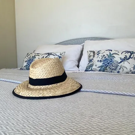 Beachfront Villa, 3 Beds Walking Distance To Beaches With Superb Views *