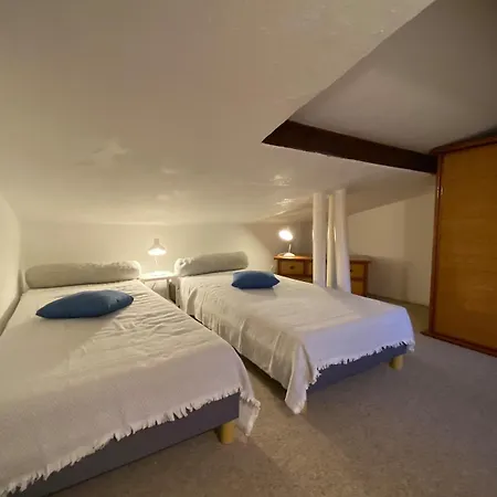 Beachfront Villa, 3 Beds Walking Distance To Beaches With Superb Views 泰晤勒·苏尔·梅尔