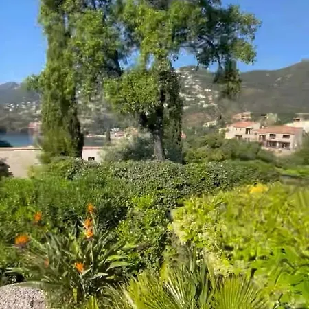 度假居 Beachfront Villa, 3 Beds Walking Distance To Beaches With Superb Views 泰晤勒·苏尔·梅尔