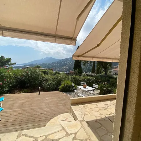 Beachfront Villa, 3 Beds Walking Distance To Beaches With Superb Views Hébergement de vacances Théoule-sur-Mer