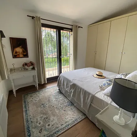 Beachfront Villa, 3 Beds Walking Distance To Beaches With Superb Views *