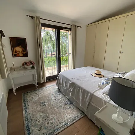 Beachfront Villa, 3 Beds Walking Distance To Beaches With Superb Views 泰晤勒·苏尔·梅尔