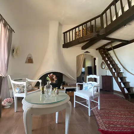 Beachfront Villa, 3 Beds Walking Distance To Beaches With Superb Views 度假居 *
