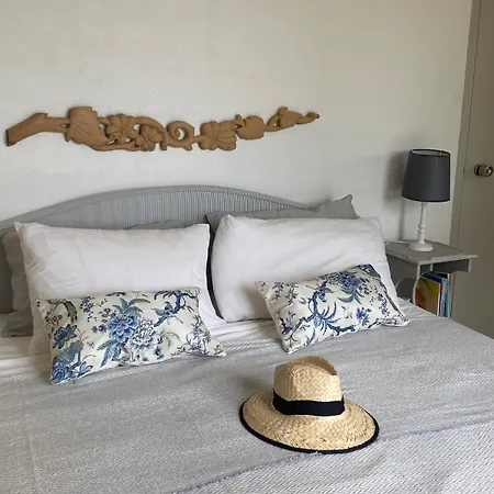 Casa vacanze Beachfront Villa, 3 Beds Walking Distance To Beaches With Superb Views *
